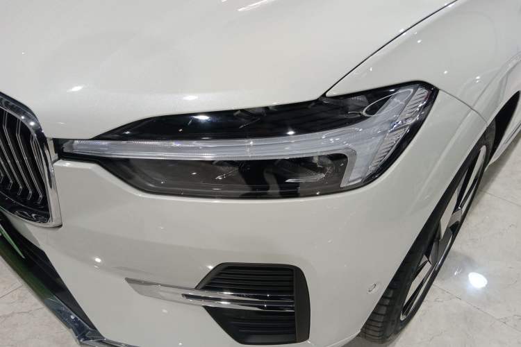 Used Volvo XC60 New Energy 2024 T8 Plug-in Hybrid Long-Range All-Wheel Drive Smart Luxury Edition
