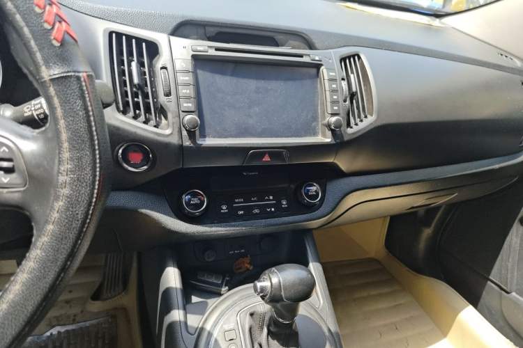 Used Kia Sportage R 2014 2.0L Automatic Two-Wheel Drive Premium Trim
