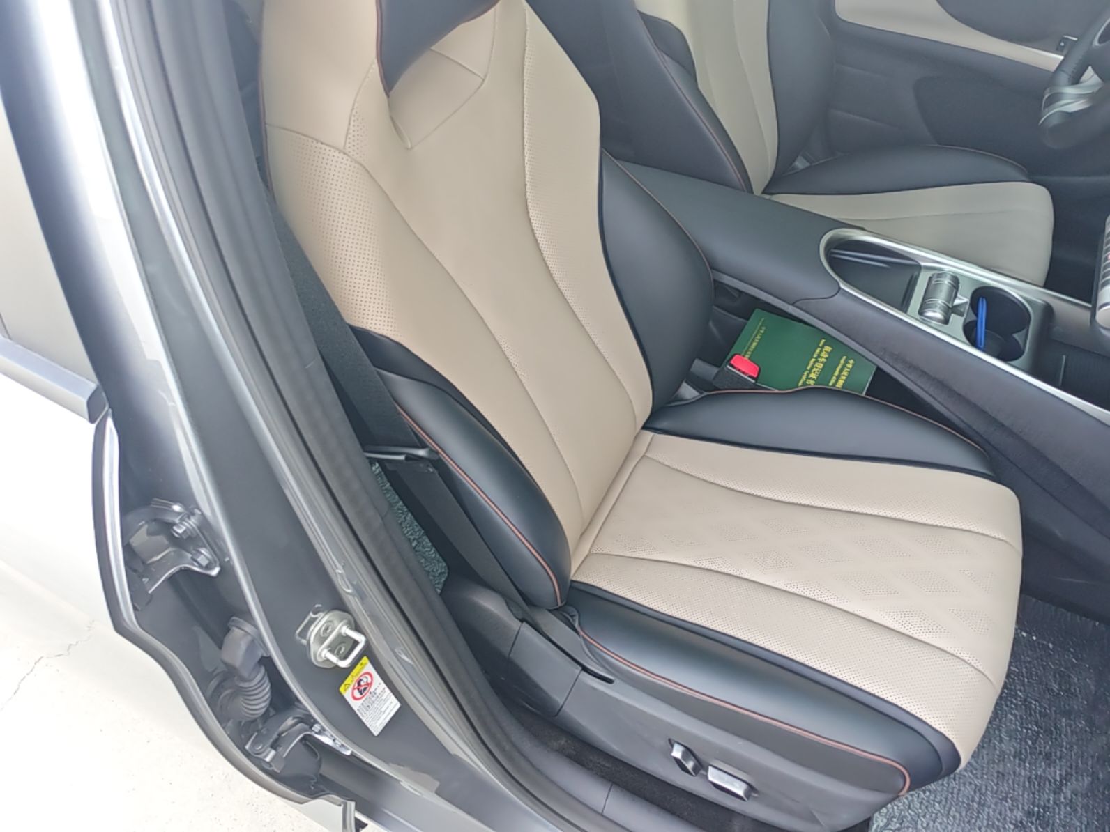 BYD Dolphin 2023 420 km Fashion Edition — снимка 19