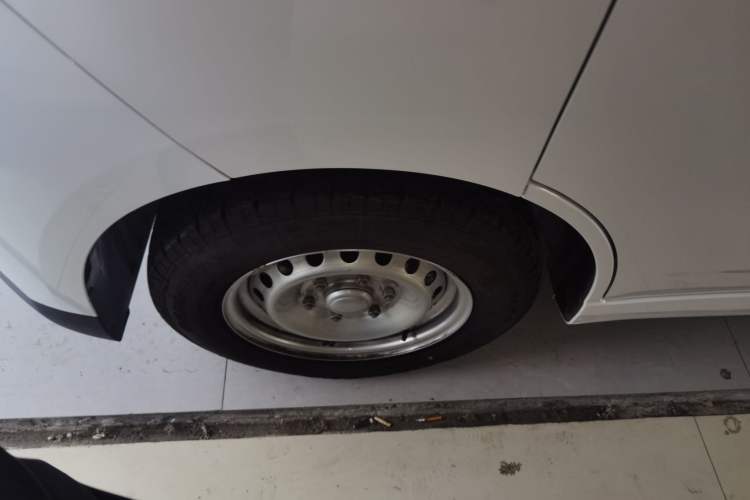 Used Wuling Yangguang 2025 Model 400km Bus Edition—Comfort Edition