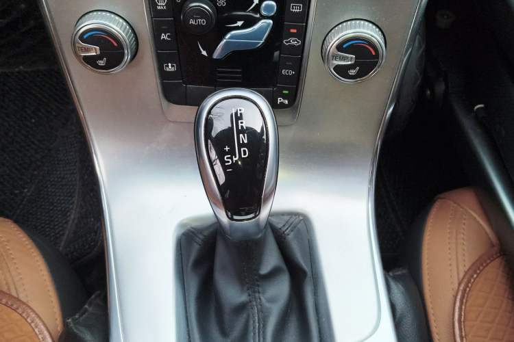 Used Volvo S60 2016 S60L T5 Intelligent Drive Edition Gear Lever