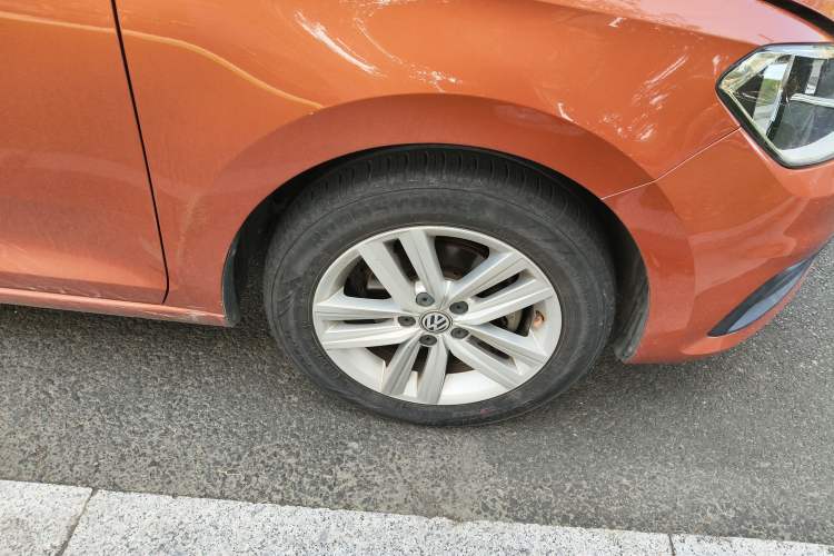 Used Volkswagen Santana 2015 Haval H9 1.6L Manual Comfort Edition
