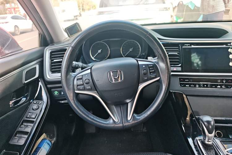 Used Honda Spirior 2015 2.0L Prestige Edition
