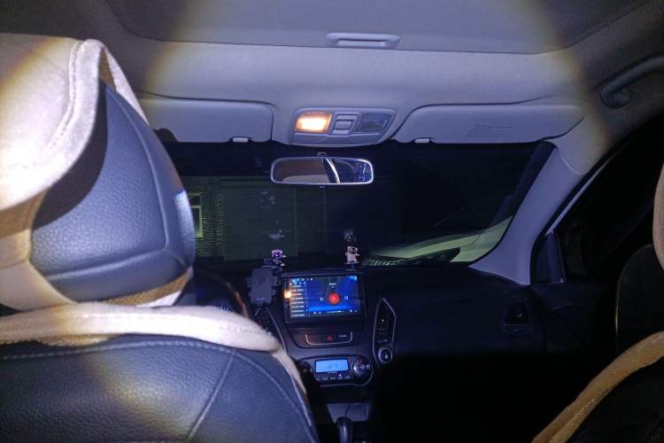 Used Hyundai ix35 2013 2.0L Automatic Two-Wheel Drive Smart GLS China IV Standard
