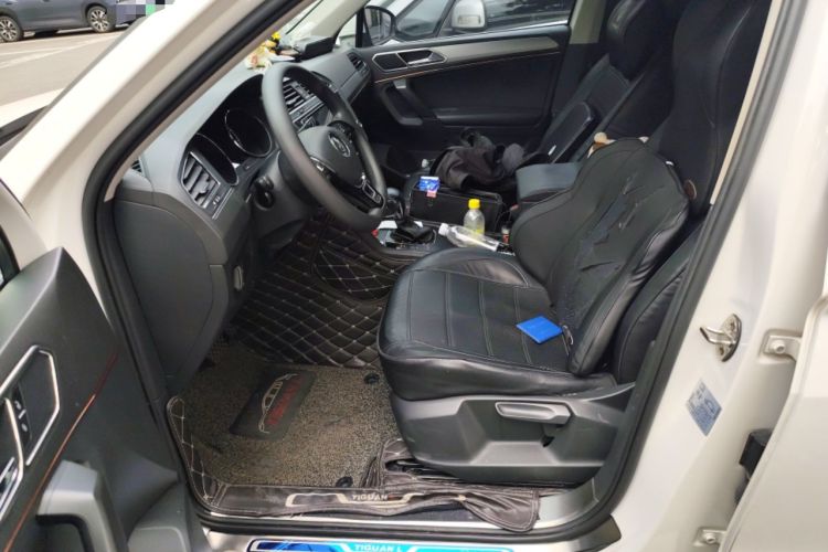 Used Volkswagen Tiguan L 2017 330TSI Automatic Two-Wheel Drive Luxury Edition Left Front Seat