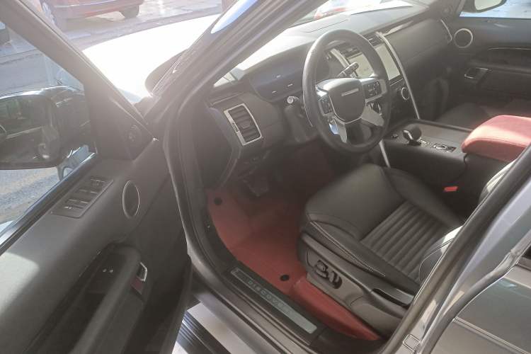 Used Land Rover Discovery 2024 360 PS S