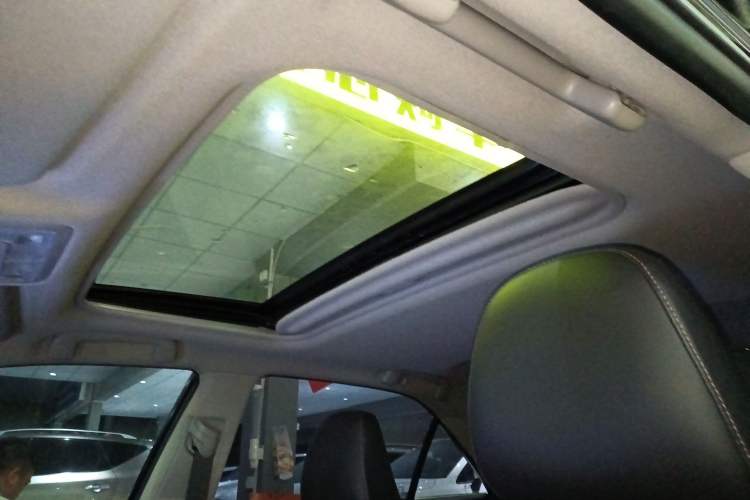 Used Toyota Camry 2016 2.0G 10th Anniversary Leading Edition