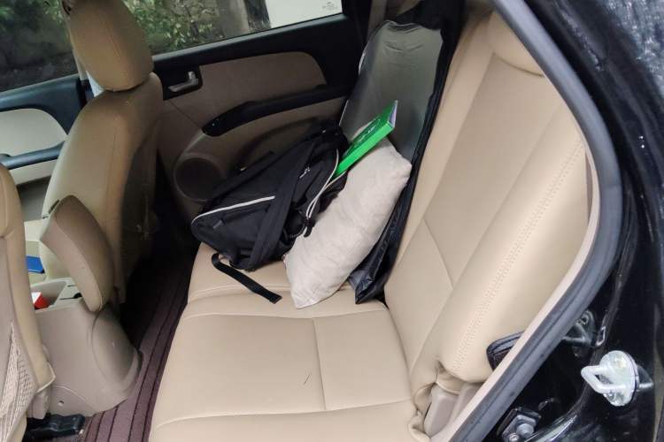 Used Kia Sportage 2012 2.0L Manual Two-Wheel Drive GL Trim