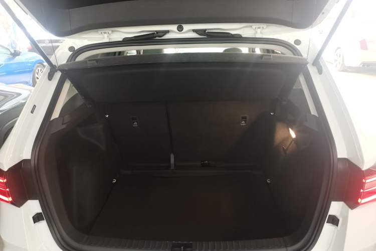 Used Volkswagen Tharu 2023 300TSI Two-Wheel-Drive Full Moon Edition
