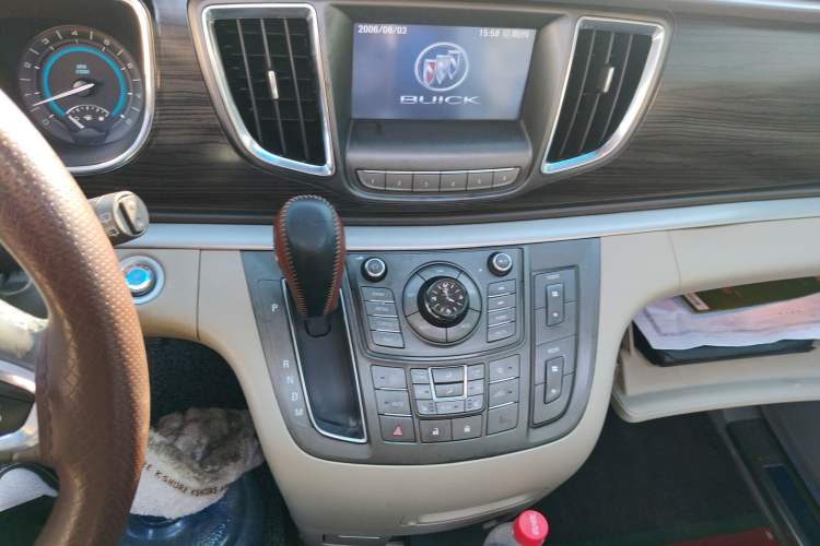 Used Buick GL8 2011 3.0L GT Luxury Business Haoya Edition
