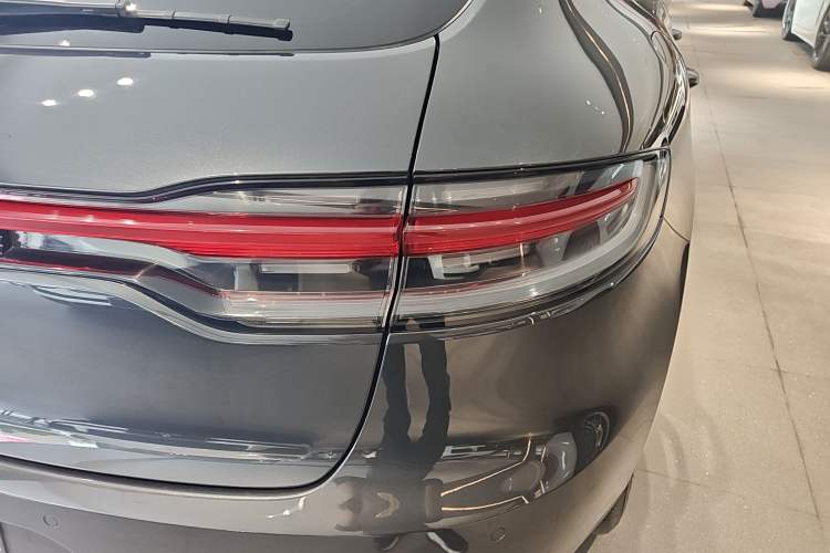 Used Porsche Macan 2018 Macan 2.0T Right Rear Taillight