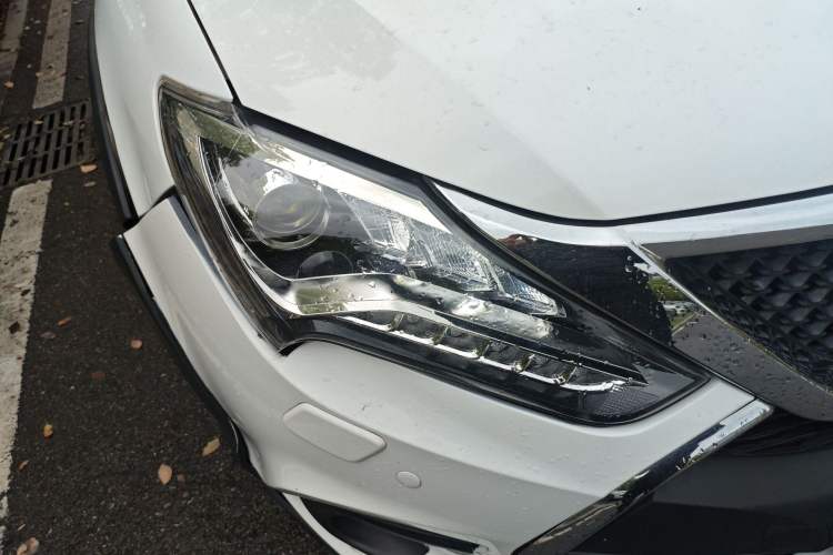 Used BYD Tang New Energy 2015 2.0T Four-Wheel-Drive Flagship Model Right Front Headlight