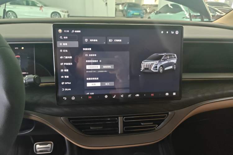 Used Denza D9 2025 DM-i Intelligent Drive 1020 Four-Wheel Drive Prestige Model