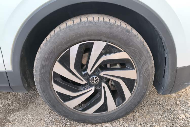 Used Volkswagen Tiguan L 2023 300TSI Automatic Two-Wheel Drive Smart Edition Right Front Wheel Hub