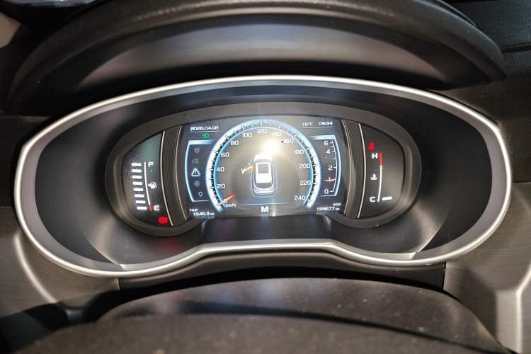 Used Geely Auto Emgrand X7 Sport 2016 2.0L Manual Smart Connect Version
