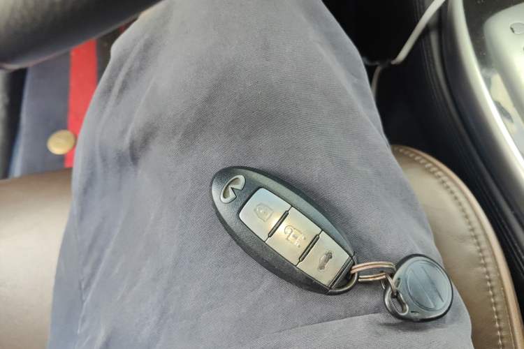 Used Infiniti QX60 2014 2.5 S/C Hybrid Two-Wheel Drive Excellence Edition
