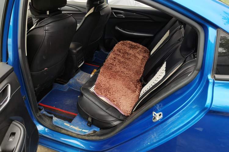 Used Roewe i5 2020 1.5L Automatic 4G Connected Linghao Edition Left Rear Seat