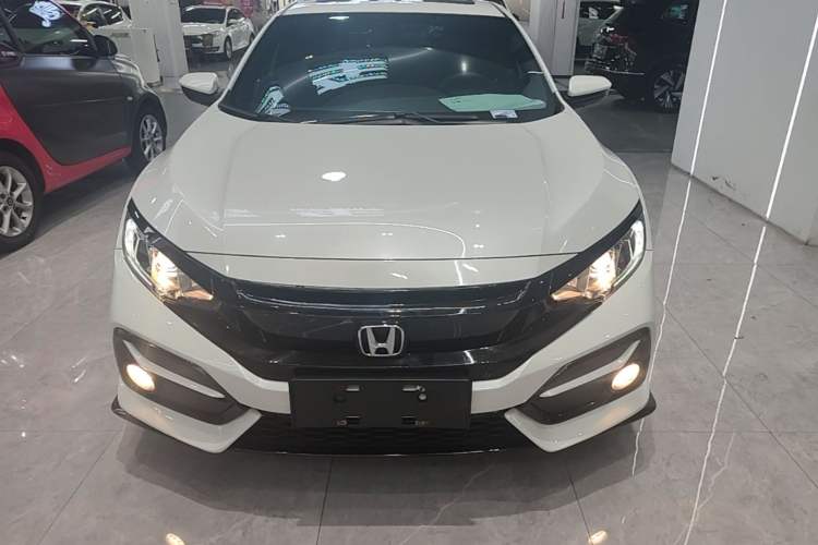 Used Honda Civic 2021 HATCHBACK 220TURBO CVT New Trendsetter