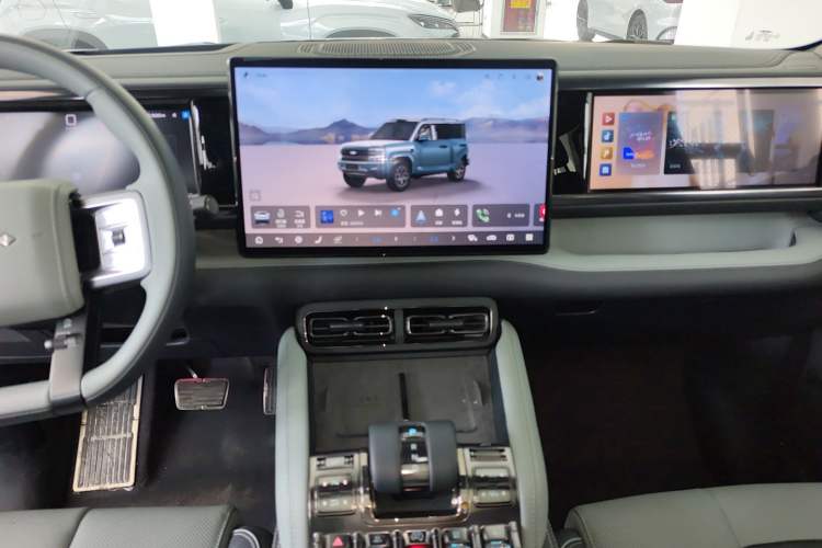 Used Formula Leopard 5 2025 TianShen Intelligent Driving Ultra Edition Audio And AC Panel