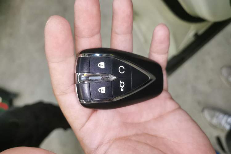 Used CHANGAN OSHAN Z6 2023 Blue Whale 1.5T DCT Smart Edition
