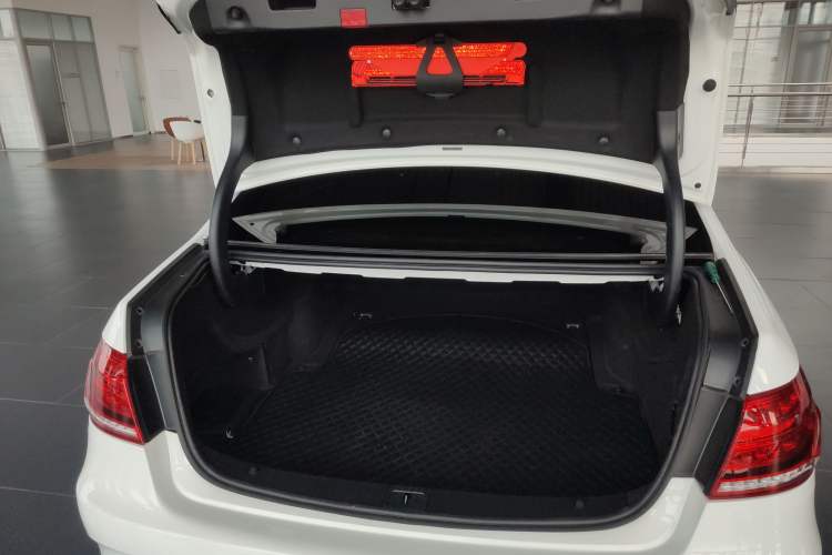 Used Mercedes-Benz E-Class 2015 Restyled E 260 L Sport Edition