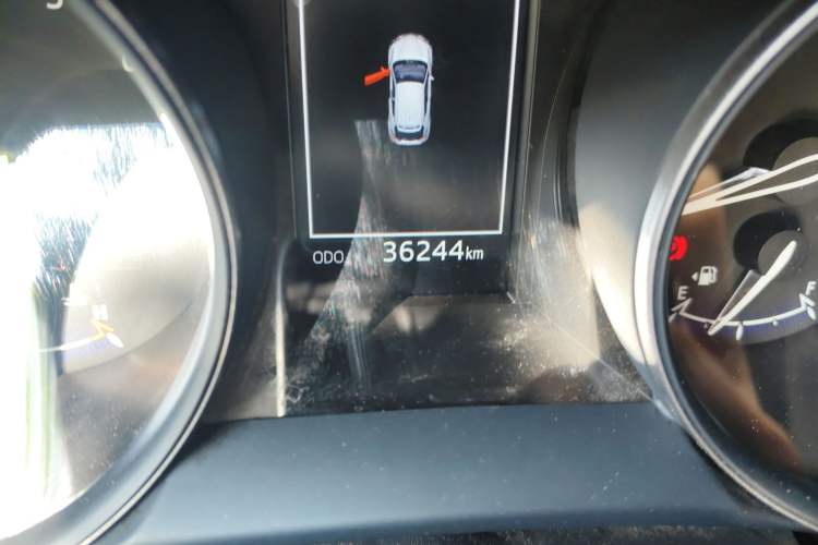 Used Toyota C-HR 2018 2.0L Leading Edition China V-standard Odometer Close Up