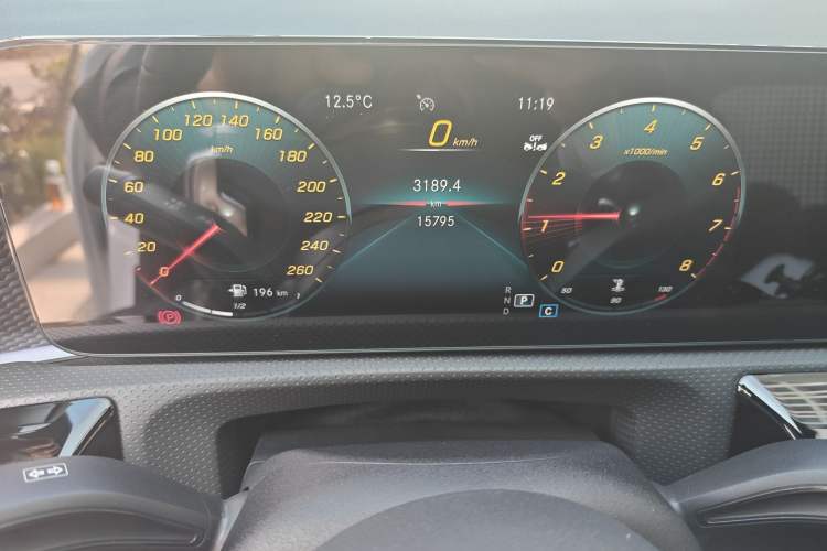 Used Mercedes-Benz A-Class 2022 Revised Version A 200 L Sport Sedan Fashionable Style
