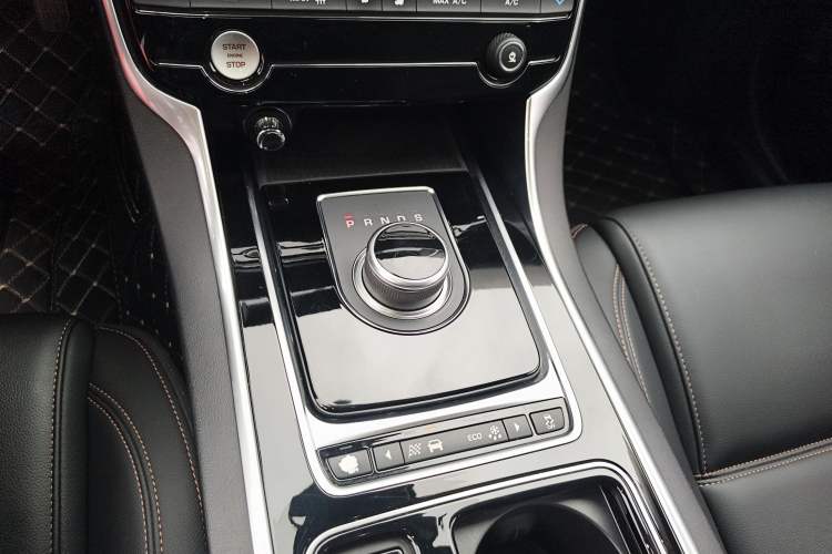 Used Jaguar XEL 2018 2.0T 250 PS Premium Edition
