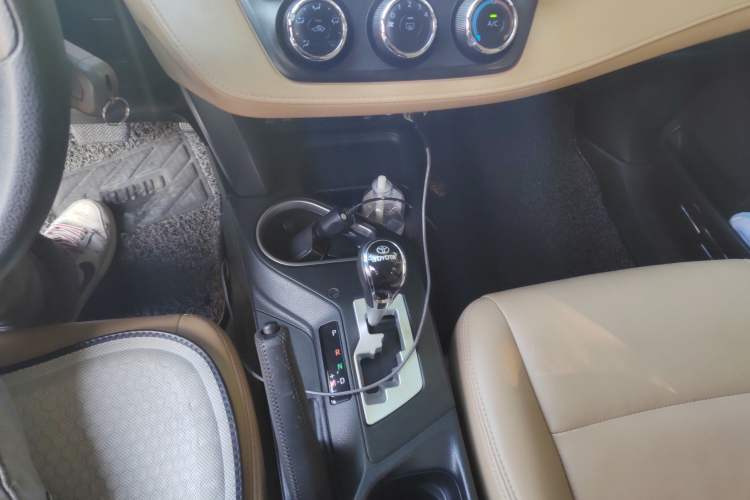 Used Toyota RAV4 2016 2.0L CVT Two-Wheel Drive Urban Edition China V Standard