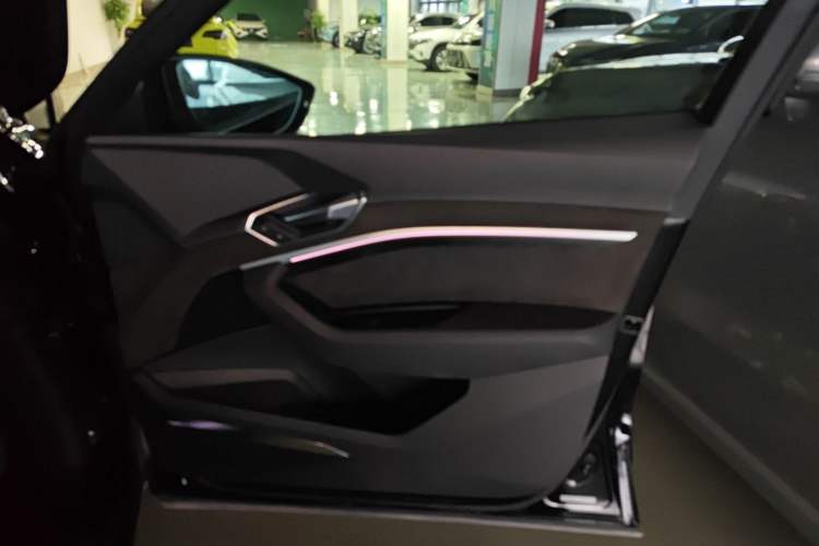 Used Audi e-tron 2019 55 quattro Technology Edition