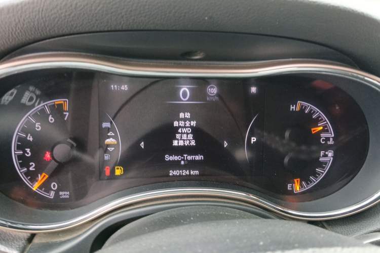 Used Jeep Grand Cherokee 2015 3.0L Comfort Navigation Edition Instrument Cluster