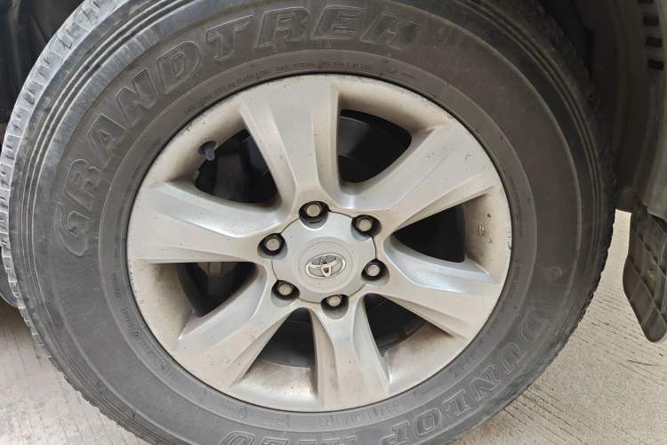 Used Toyota Prado 2013 2.7L Automatic Middle East Version Right Front Wheel Hub