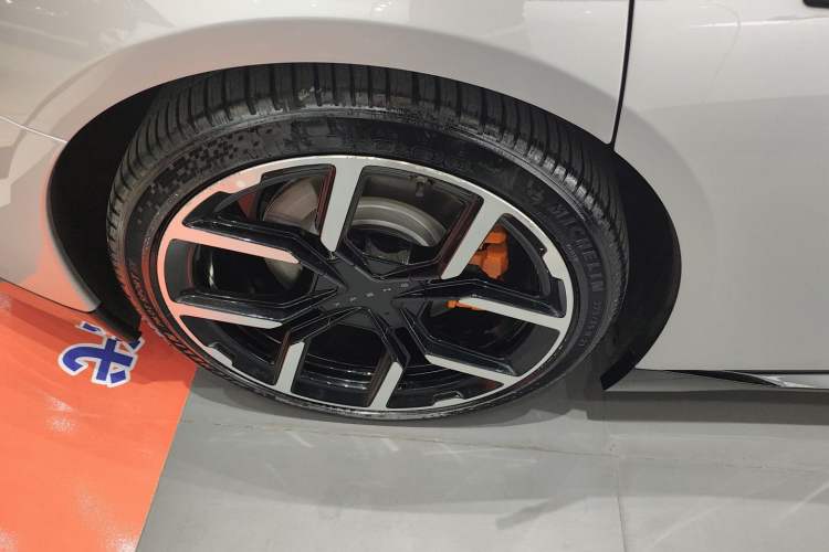 Used XPeng P7 2025 Model—820 Ultra Long Range Ultra
