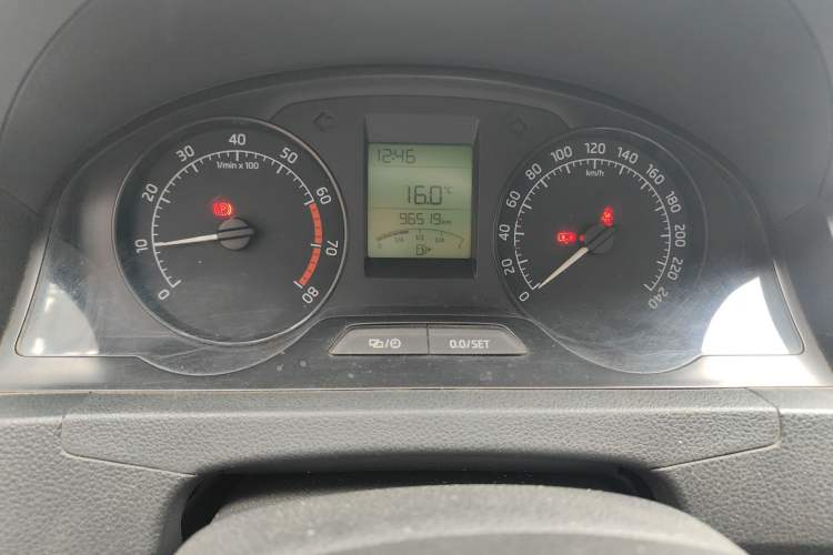 Used Skoda Rapid 2015 1.4L Manual Enjoyment Model
