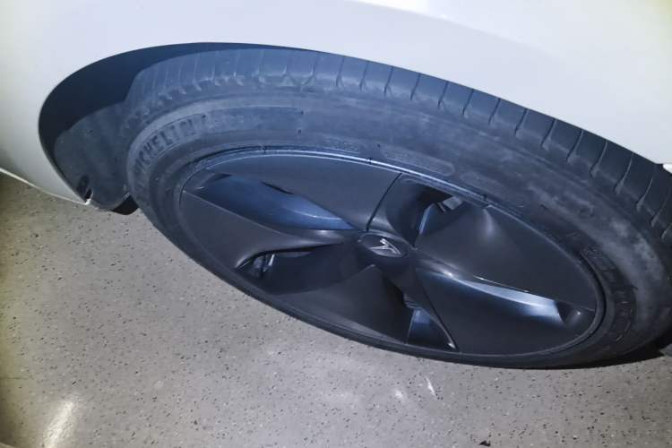 Used Tesla Model 3 2019 Long-Range Rear-Wheel-Drive Version