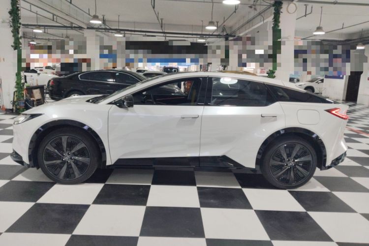 Used Toyota bZ5 2025 Model 550 PRO