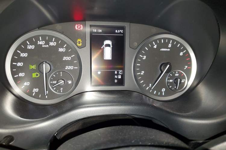 Used Mercedes-Benz Vito 2021 2.0T Elite Version 7 Seats