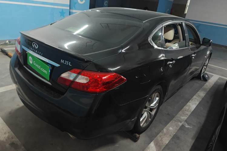 Used Infiniti M Series 2012 M25L Comfort Edition Rear Right 45 Deg