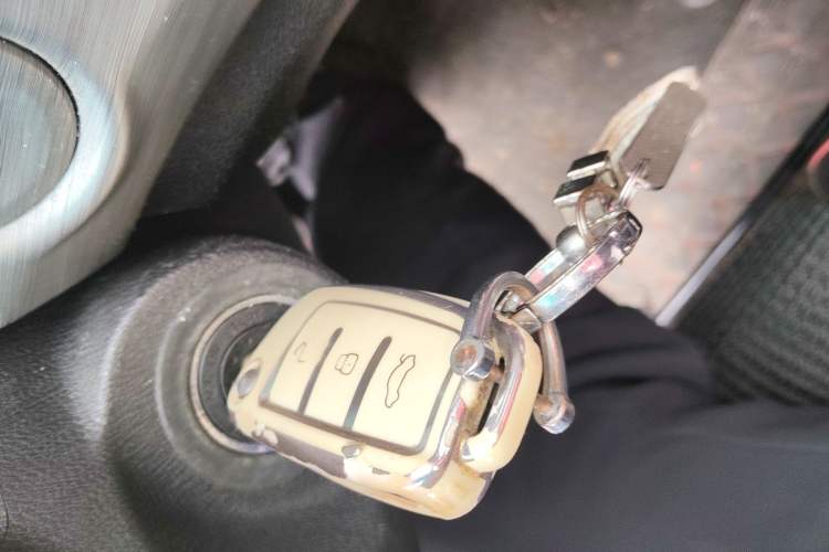 Used Geely Auto Vision X3 2017 1.5L Manual Luxury Model Vehicle Key