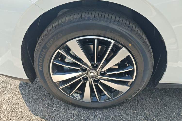 Used CHANGAN Eado PHEV 2025 Smart New Blue Whale 145KM High-Energy Edition
