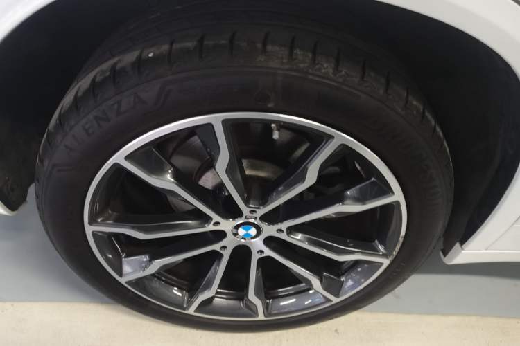 Used BMW X3 2023 Restyled xDrive30i Leading Edition M Night Sky Package Right Rear Wheel Hub