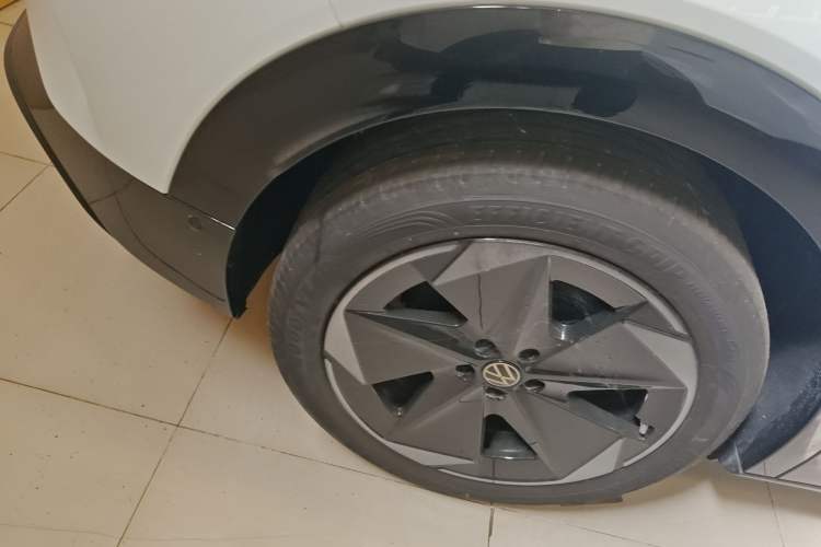 Used Volkswagen ID.UNYX 2024 Revised Pro Long-Range Version Right Rear Wheel Hub