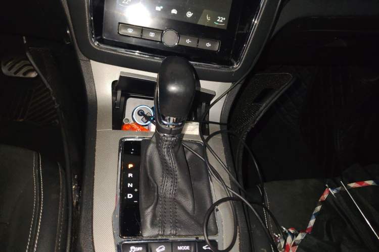 Used Roewe RX5 New Energy 2017 eRX5 50T Hybrid Connected Prestige Flagship Edition
