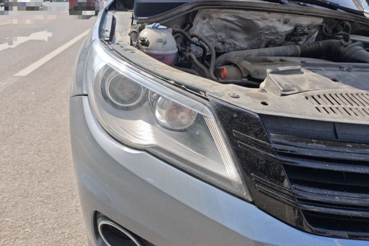 Used Volkswagen Tiguan 2010 2.0 TSI Automatic All-Wheel Drive Flagship Edition Right Front Headlight