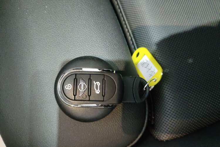 Used MINI MINI 2023 1.5T COOPER King's Cross Special Edition Five-Door Version