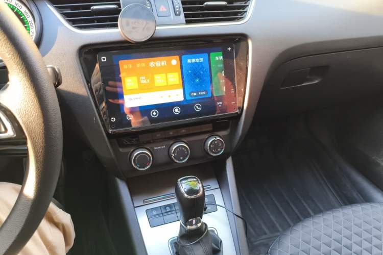 Used Skoda Octavia 2019 1.5L Automatic Smart Drive Luxury Edition China V Standard Audio And AC Panel