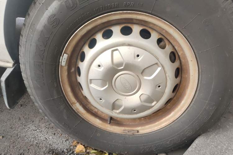 Used Ford Transit 2019 2.0T Diesel Multi-Purpose Commercial Vehicle Mid-Drive Mid-Roof 6-Seater China VI Standard