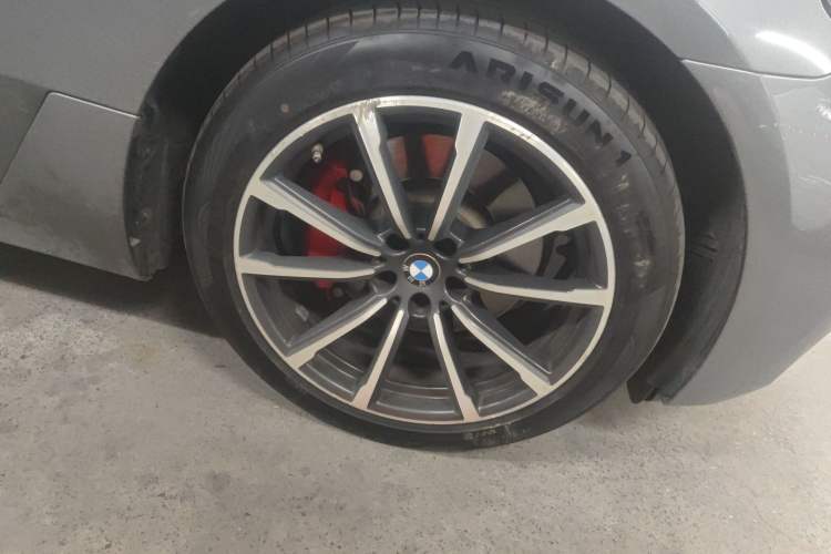 Used BMW 6 Series GT 2022 630i Luxury Design Package Right Front Wheel Hub