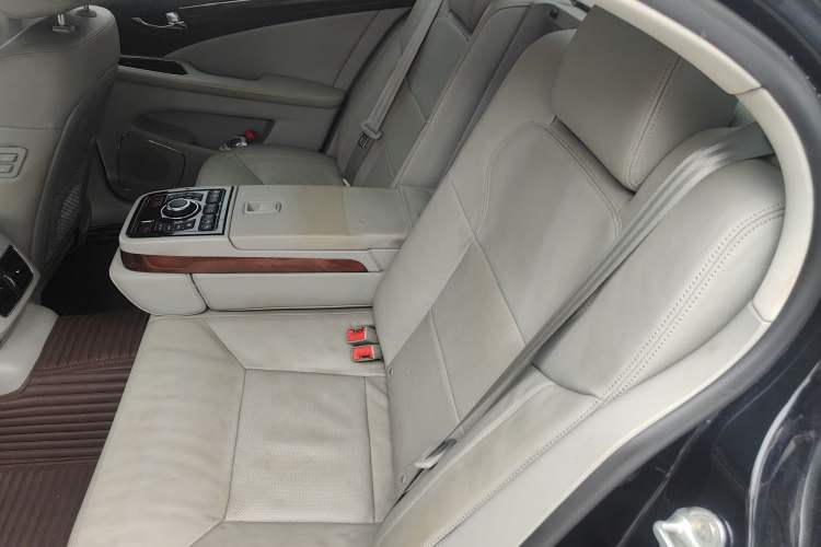 Used Hongqi H7 2013 2.0T Luxury Model

