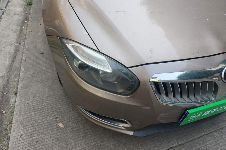 Used Brilliance H530 2011 1.6L Automatic Comfort Edition Right Front Headlight